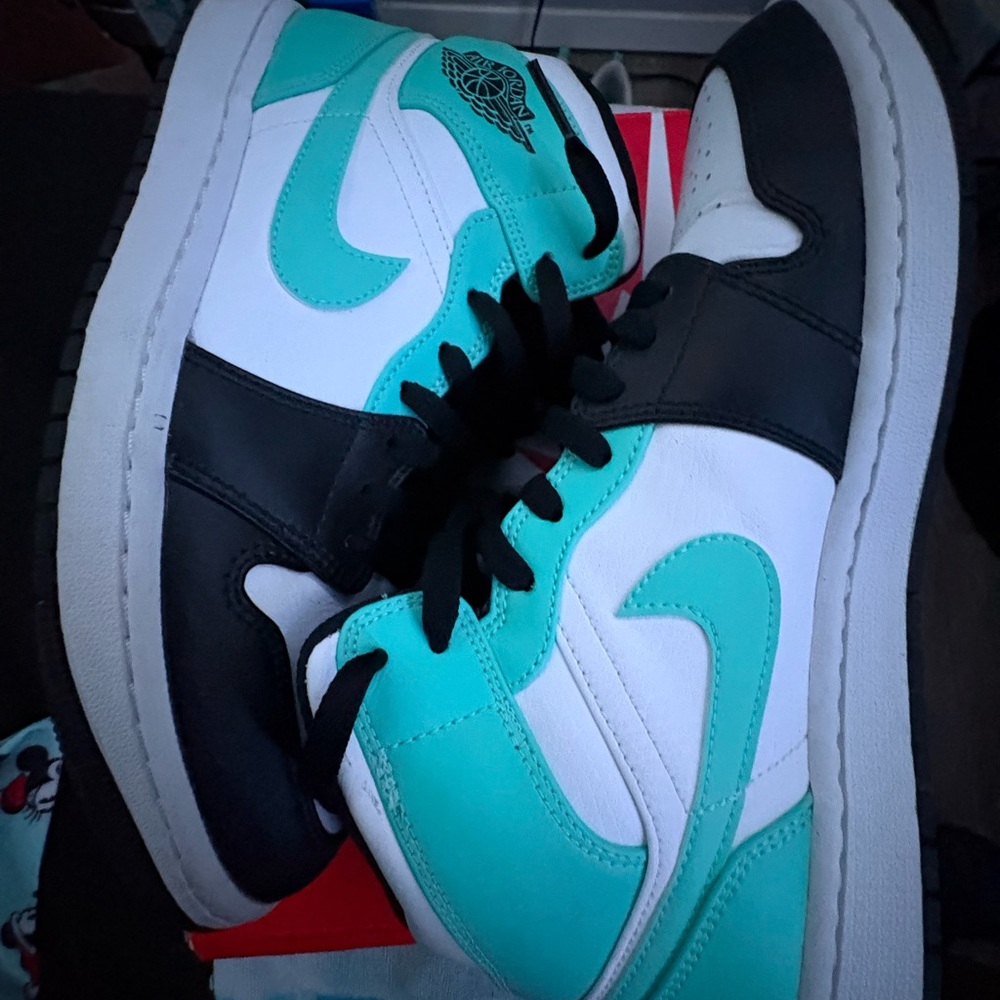 Air Jordan 1 Mid ‘Tropical Twist’ (No Box)